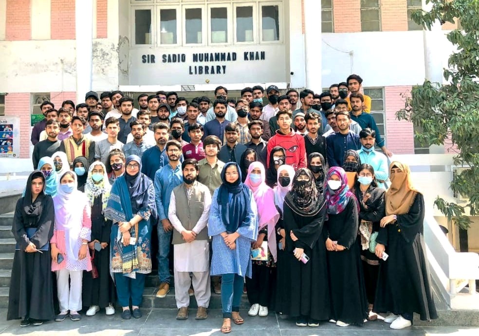 Newly Enrolled Students of IUB Visits Sir Sadiq Muhammad Khan Library